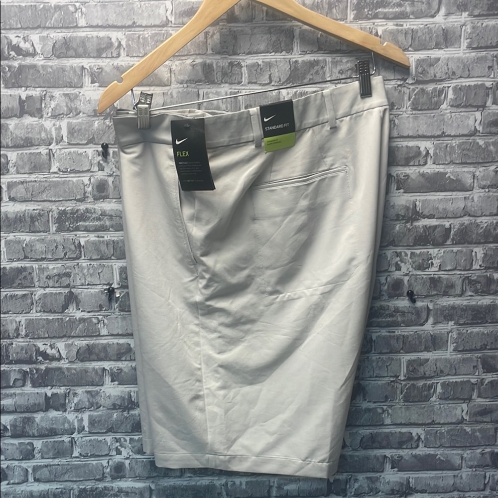 NWT Nike  Athletic golf Shorts‎
